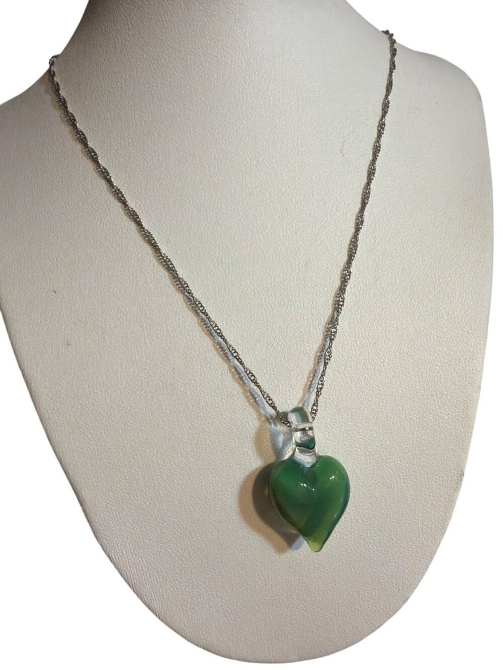 Green Glass Puffy Heart Pendant Necklace Silver Tone Twist Chain Unique 18"
